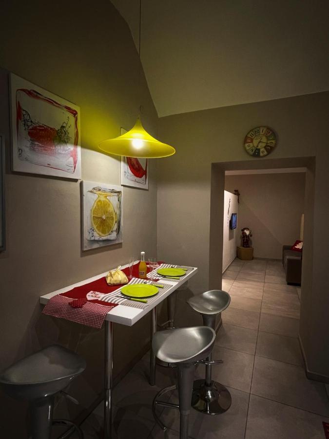 شقة Portamedina House نابولي المظهر الخارجي الصورة