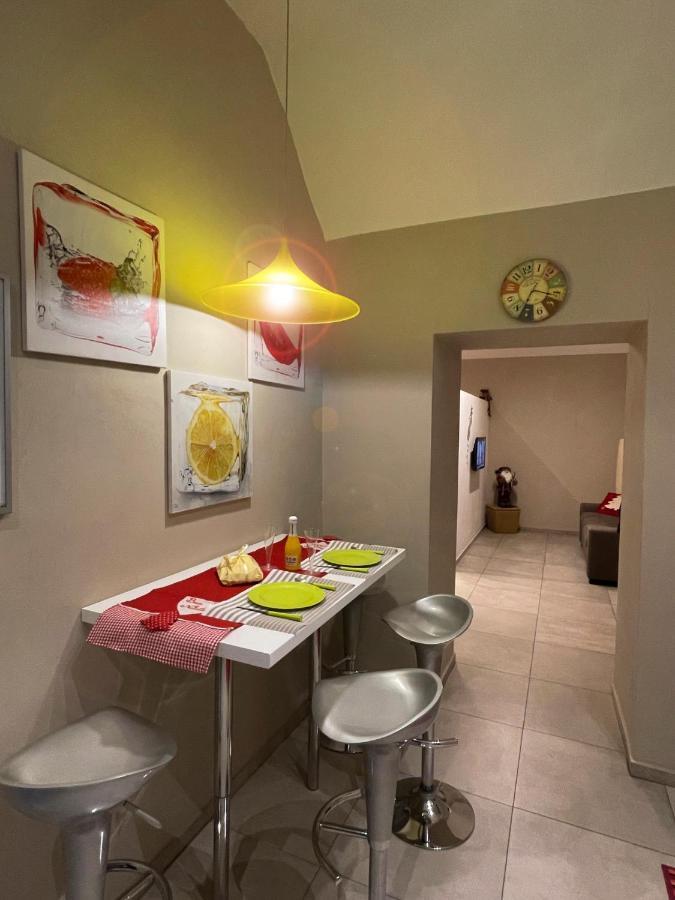 شقة Portamedina House نابولي المظهر الخارجي الصورة