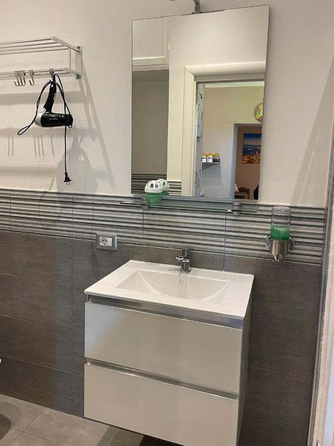شقة Portamedina House نابولي المظهر الخارجي الصورة